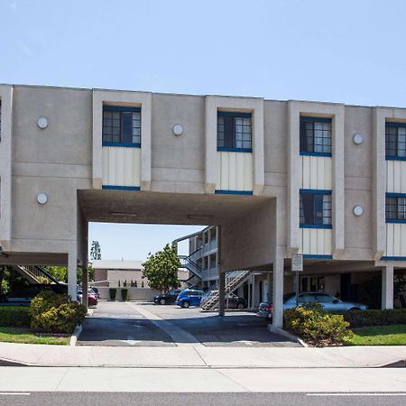 Days Inn By Wyndham Orange Anaheim Ngoại thất bức ảnh