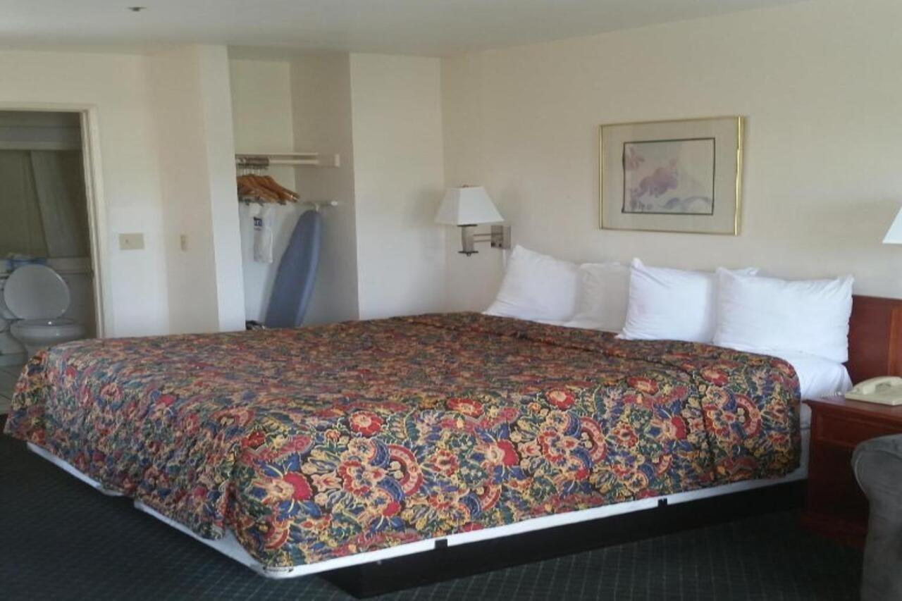 Days Inn By Wyndham Orange Anaheim Ngoại thất bức ảnh