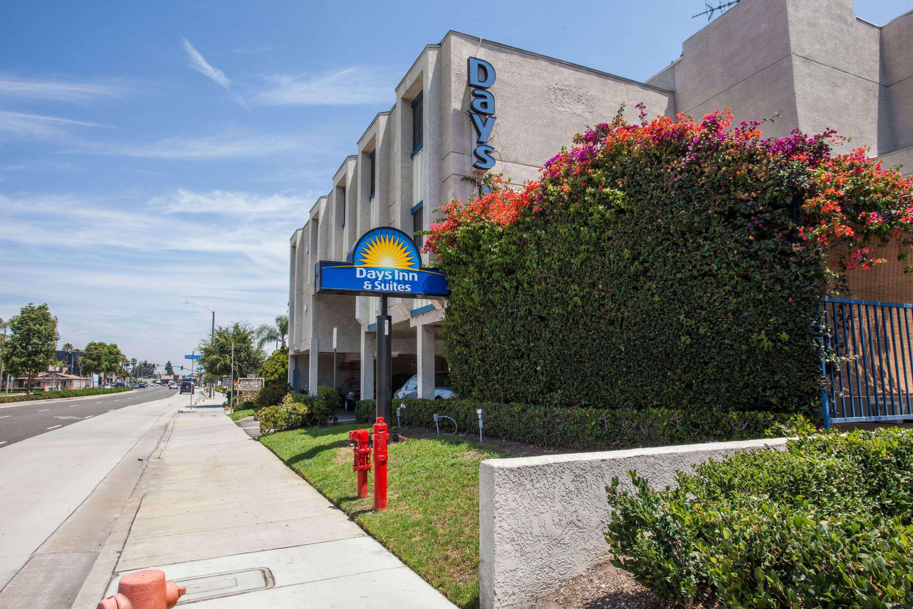 Days Inn By Wyndham Orange Anaheim Ngoại thất bức ảnh