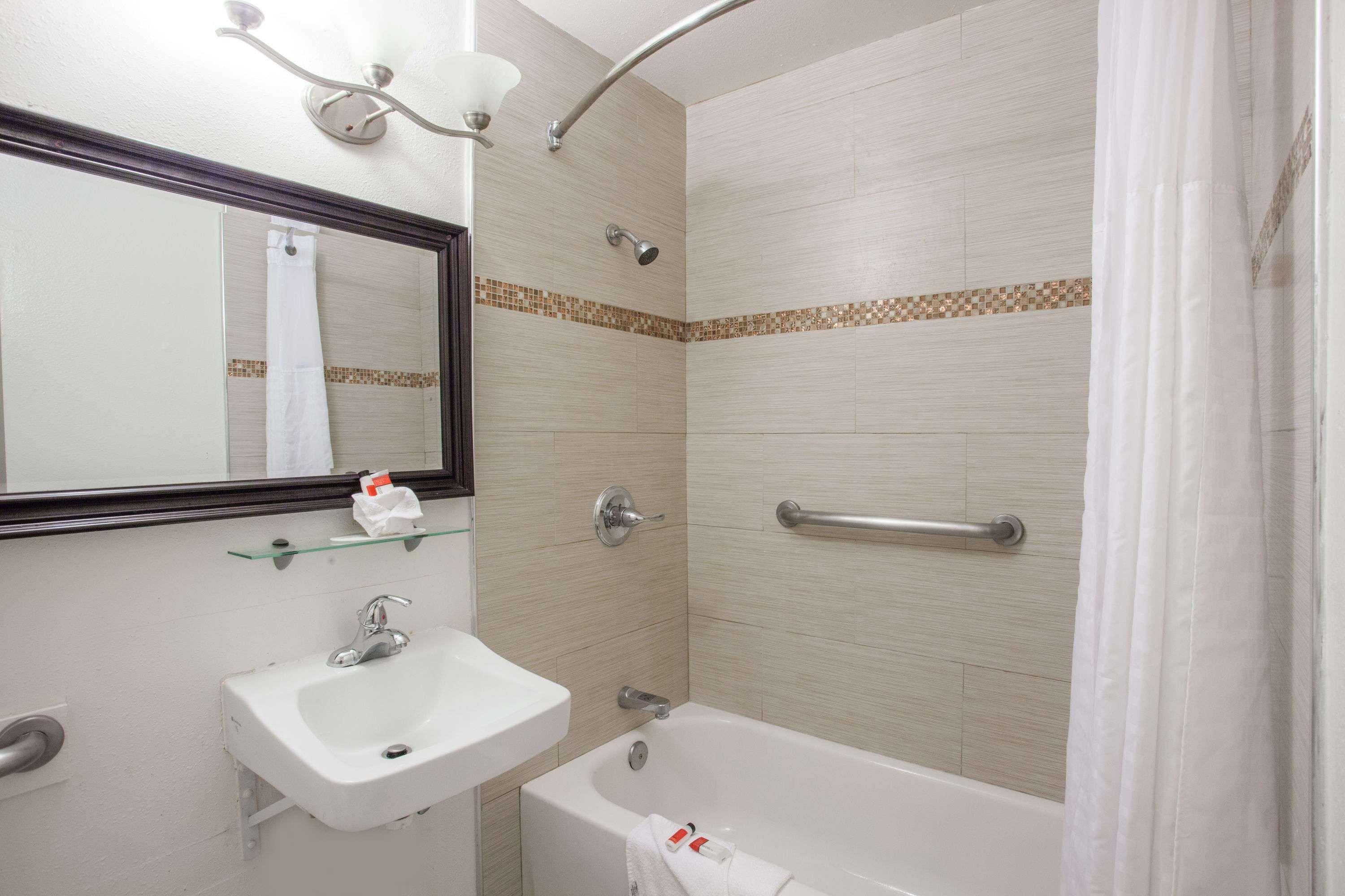 Days Inn By Wyndham Orange Anaheim Ngoại thất bức ảnh
